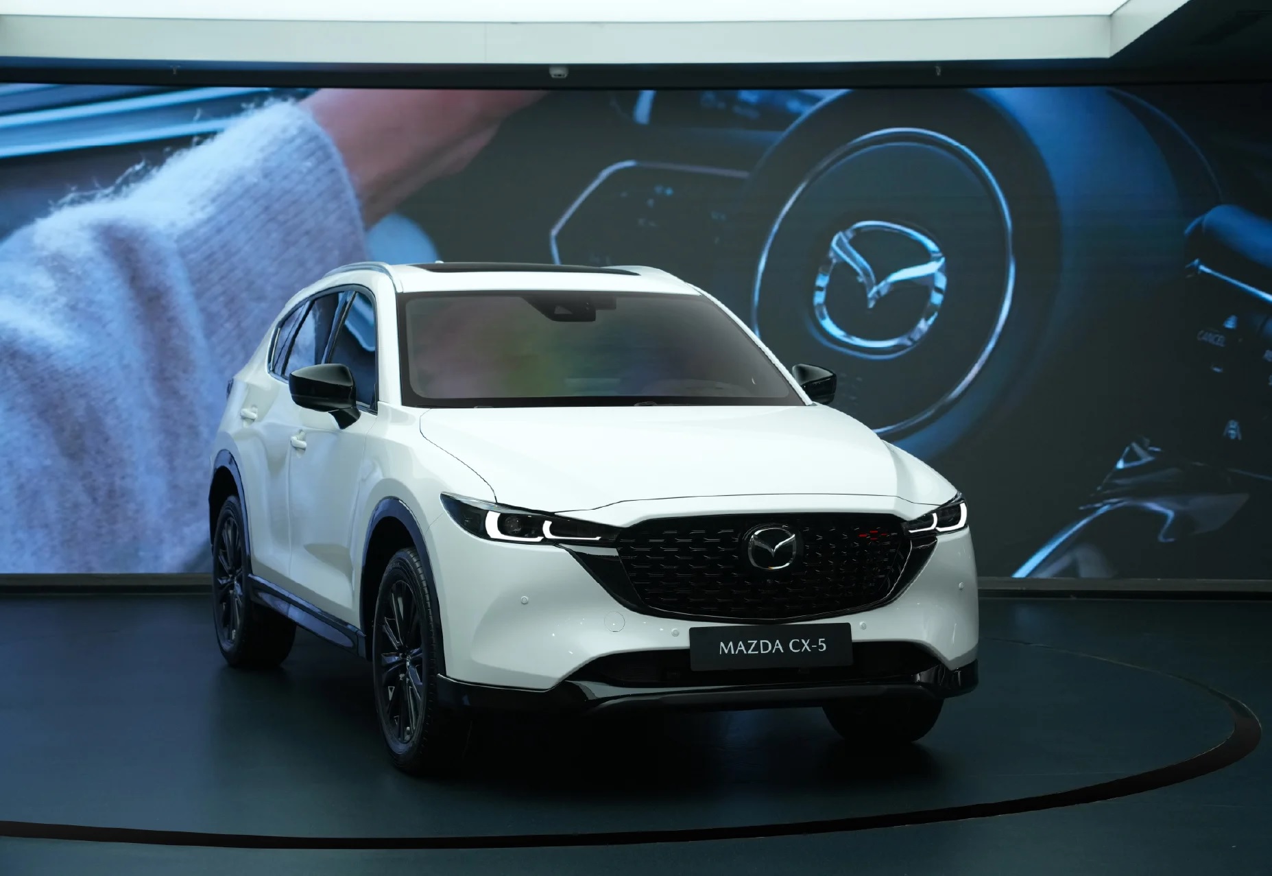 Mazda CX-5 lựa chọn của nhiều nh&oacute;m kh&aacute;ch h&agrave;ng trẻ