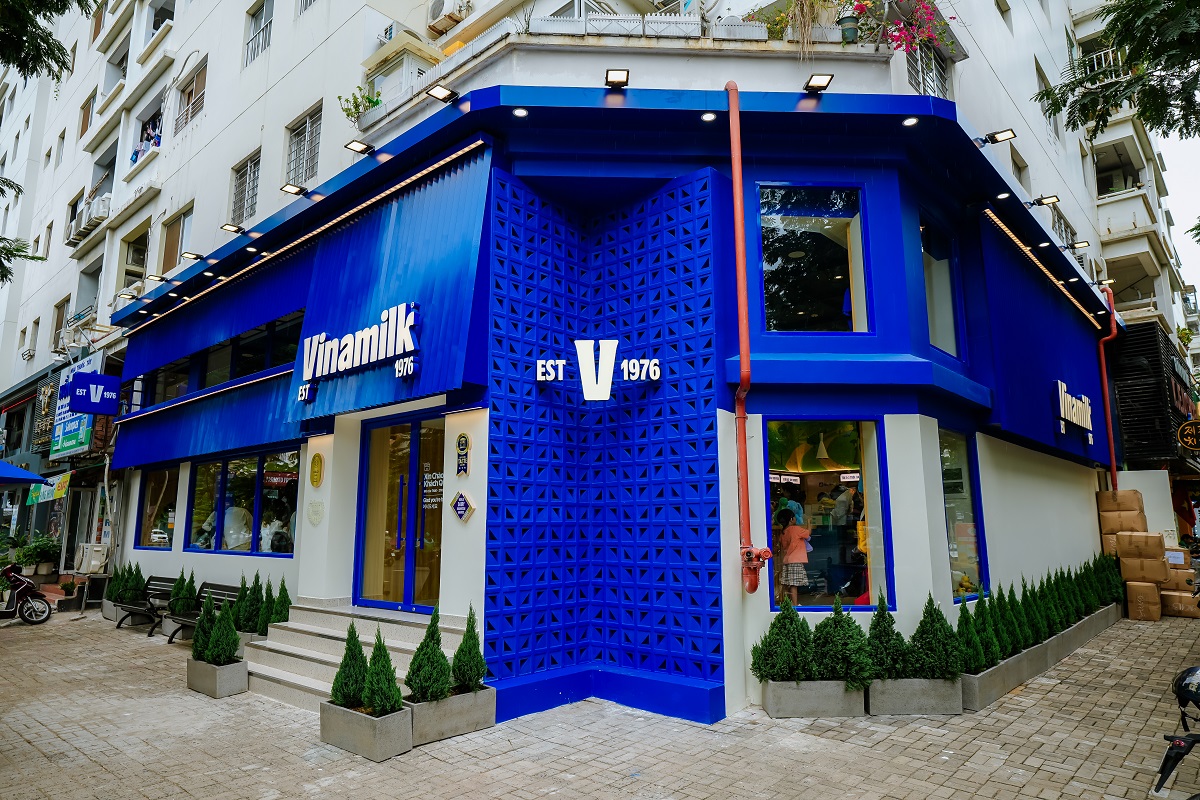 Hệ thống ph&acirc;n phối rộng khắp gi&uacute;p sản phẩm Vinamilk duy tr&igrave; độ phủ thị trường - Ảnh: VN
