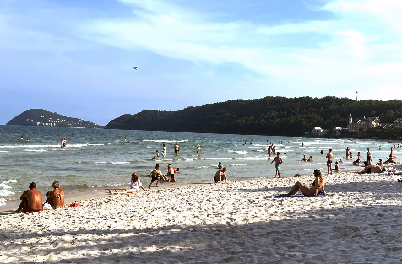 B&atilde;i Khem-Ph&uacute; Quốc b&atilde;i biển đep nổi tiếng thế giới.