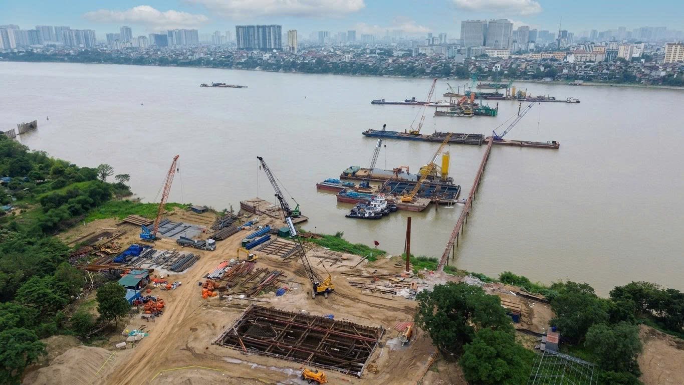 Hà Nội: Tăng tốc thi công cầu Trần Hưng Đạo trước mùa mưa lũ