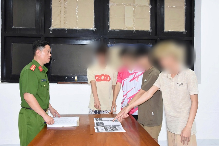 Các đối tượng tham gia đánh bạc trên không gian mạng Các đối tượng tham gia đánh bạc trên không gian mạng