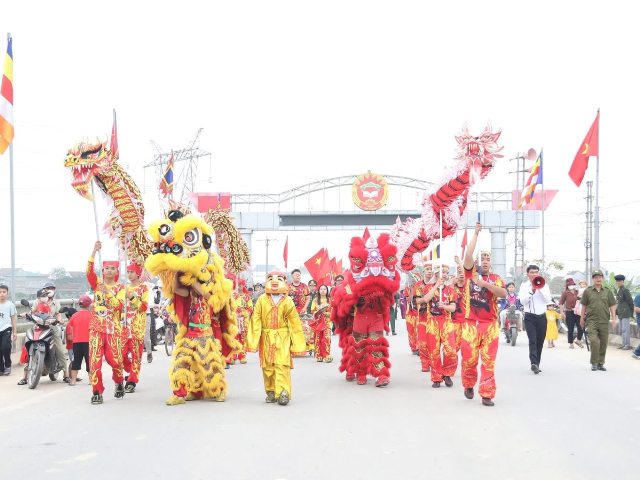 Lễ rước kiệu, m&uacute;a l&acirc;n tại Lễ hội Đền - Ch&ugrave;a G&aacute;m x&atilde; Quan Th&agrave;nh năm 2026.