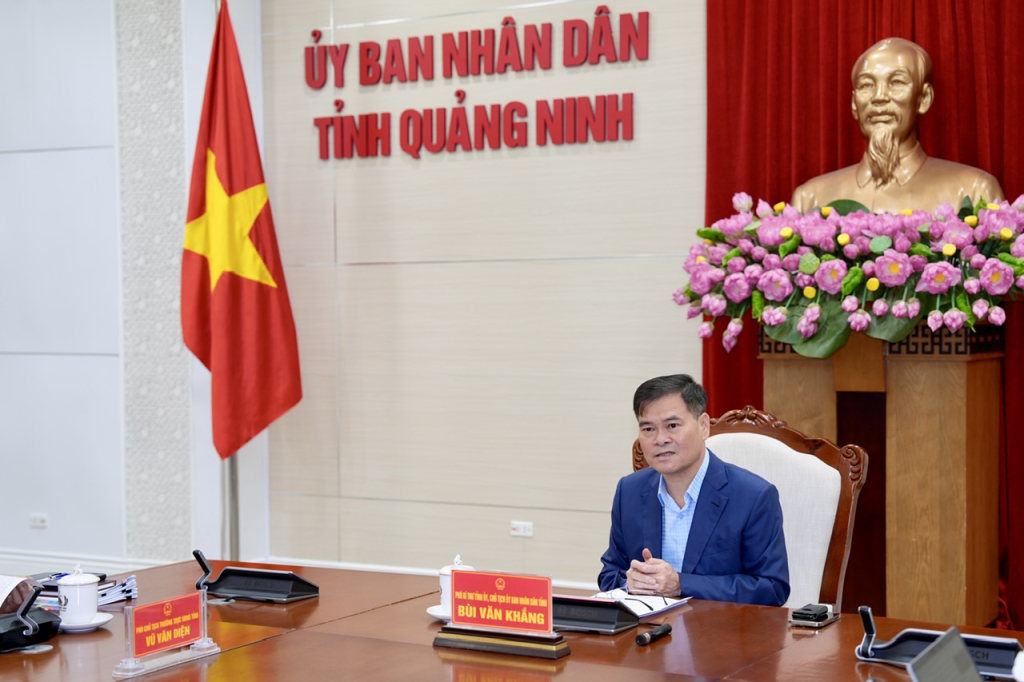 &Ocirc;ng B&ugrave;i Văn Khắng, Ph&oacute; B&iacute; thư Tỉnh ủy, Chủ tịch UBND tỉnh Quảng Ninh, chủ tr&igrave; buổi l&agrave;m việc