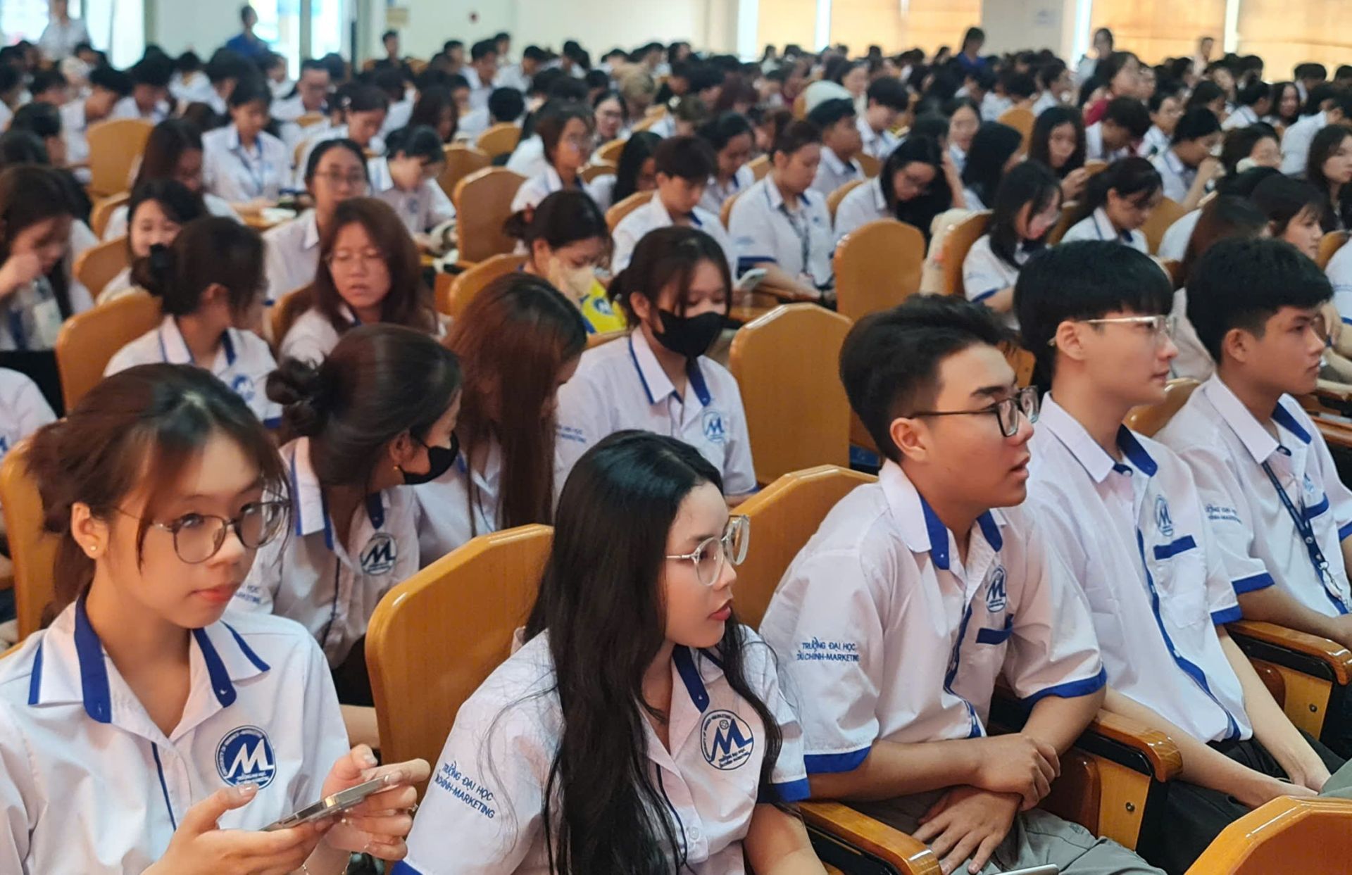 Buổi tạo đ&agrave;m đ&atilde; tạo được sức h&uacute;t lớn đối với sinh vi&ecirc;n