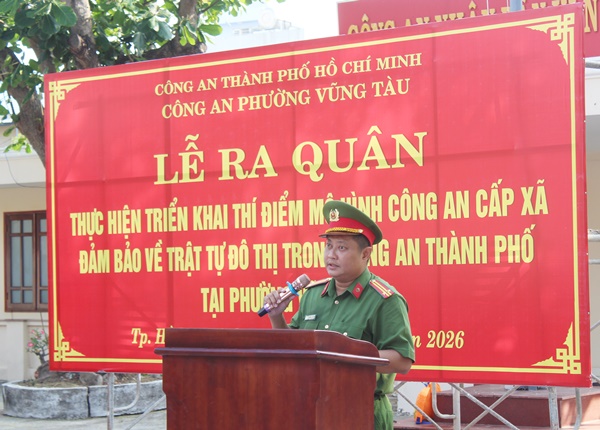 Trung t&aacute; Hồ B&aacute; Kh&aacute;nh Sơn, Ph&oacute; trưởng C&ocirc;ng an phường Vũng T&agrave;u ph&aacute;t biểu triển khai kế hoạch