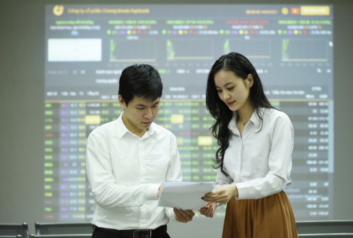 VN-Index test lại mốc 1.685 điểm, thị trường có một vài điểm sáng