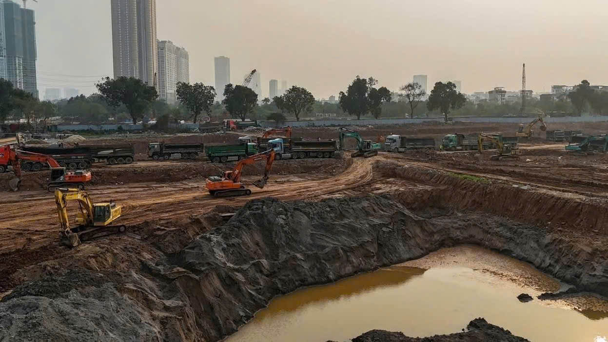 Hà Nội: Đại công trường hồ điều hòa Mễ Trì tăng tốc thi công, tăng năng lực chống ngập khu vực phía Tây