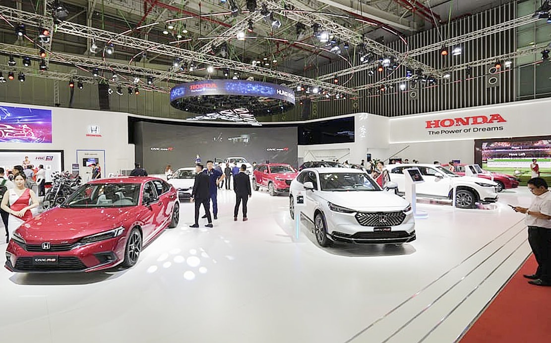 Lãi vay leo thang, thị trường ô tô chững lại