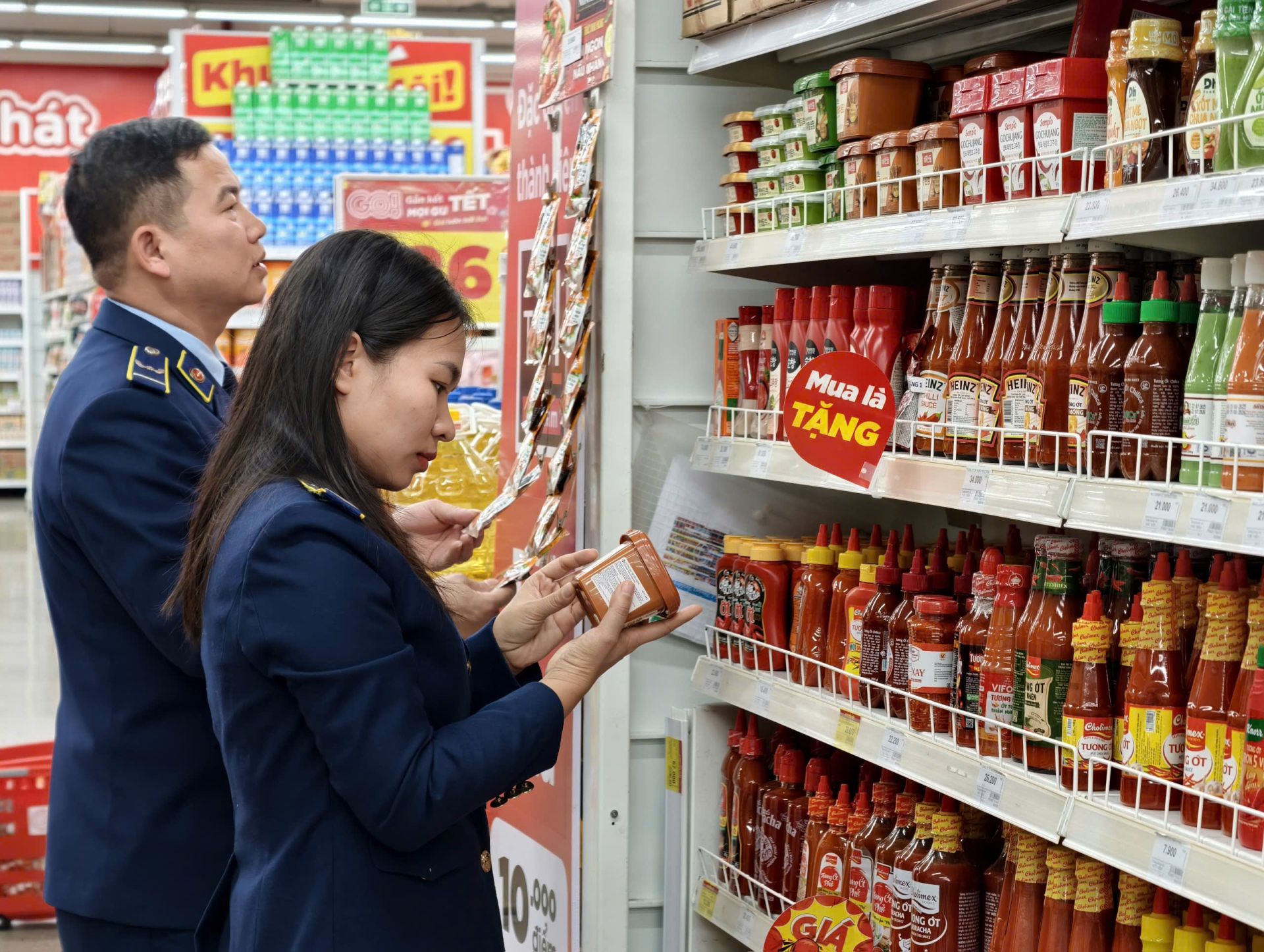 Lào Cai xử lý 220 vụ vi phạm trong cao điểm chống buôn lậu, gian lận thương mại dịp Tết 2026