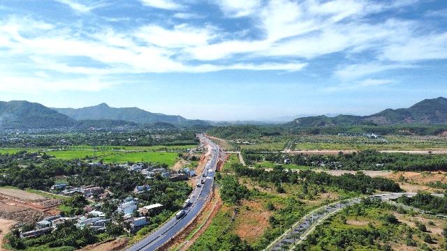 Dự &aacute;n được triển khai tr&ecirc;n địa b&agrave;n x&atilde; B&agrave; N&agrave; v&agrave; phường H&ograve;a Kh&aacute;nh, với tổng diện t&iacute;ch hơn 2,59 triệu m&sup2;.