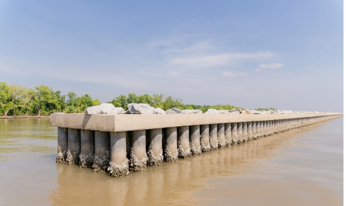 Dự &aacute;n tập trung x&acirc;y dựng hệ thống k&egrave; giảm s&oacute;ng bằng b&ecirc; t&ocirc;ng ly t&acirc;m &ndash; giải ph&aacute;p gi&uacute;p ti&ecirc;u t&aacute;n năng lượng s&oacute;ng từ xa