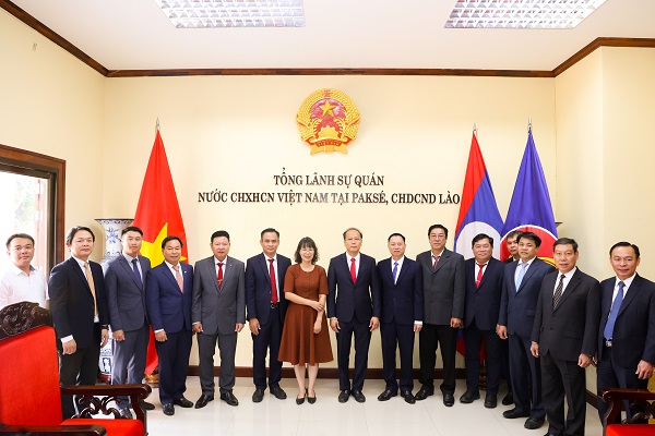 Đo&agrave;n c&ocirc;ng t&aacute;c tỉnh Kh&aacute;nh H&ograve;a thăm v&agrave; l&agrave;m việc với Tổng L&atilde;nh sự qu&aacute;n Việt Nam tại nước CHDCND L&agrave;o