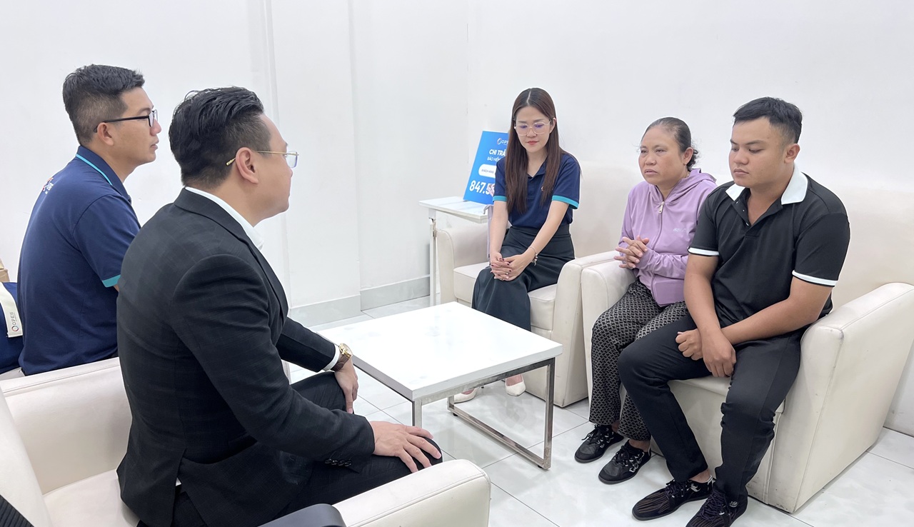 Khoản chi trả từ bảo hiểm gi&uacute;p gia đ&igrave;nh kh&aacute;ch h&agrave;ng th&ecirc;m động lực đi qua biến cố.