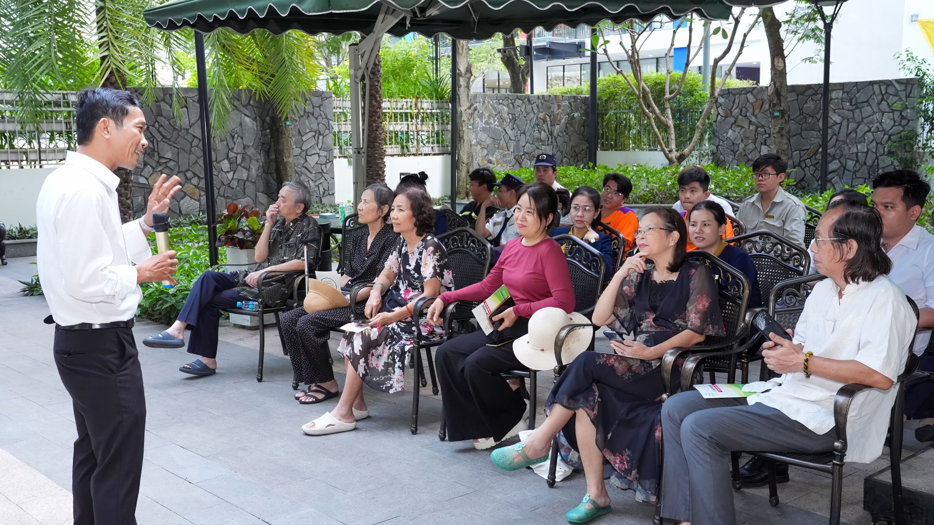 EVNHCMC: Tăng cường tuyên truyền sử dụng điện an toàn, tiết kiệm