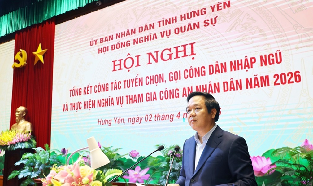 Chủ tịch UBND tỉnh Hưng Y&ecirc;n Phạm Quang Ngọc ph&aacute;t biểu định hướng nhiều nội dung nhằm n&acirc;ng cao hơn nữa chất lượng c&ocirc;ng t&aacute;c tuyển qu&acirc;n