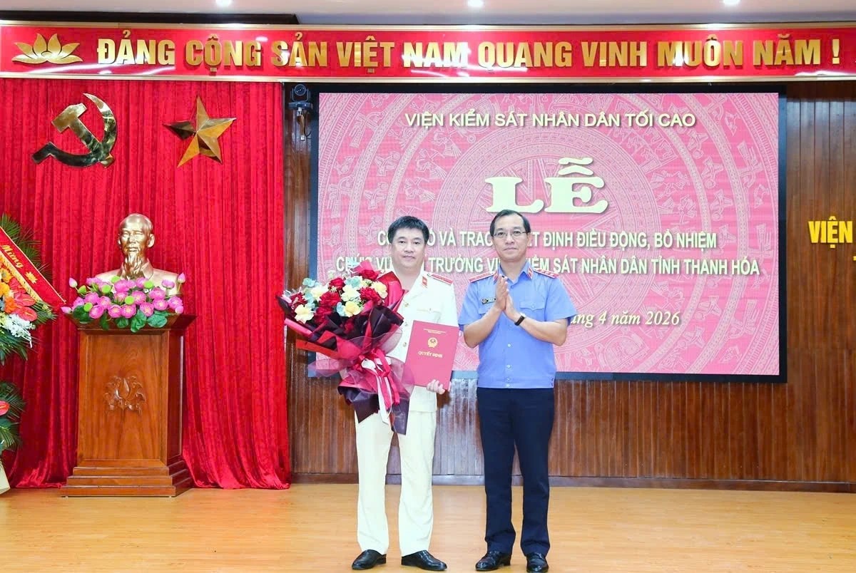 T&acirc;n Viện trưởng VKSND tỉnh Thanh H&oacute;a Nguyễn Tiến Dũng ph&aacute;t biểu nhận nhiệm vụ.