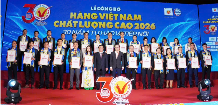 Đ&acirc;y l&agrave; lần thứ 16 C&ocirc;ng ty Cổ phần Ph&acirc;n l&acirc;n Ninh B&igrave;nh được vinh danh H&agrave;ng Việt Nam chất lượng cao. Ảnh: Nguyễn Thủy
