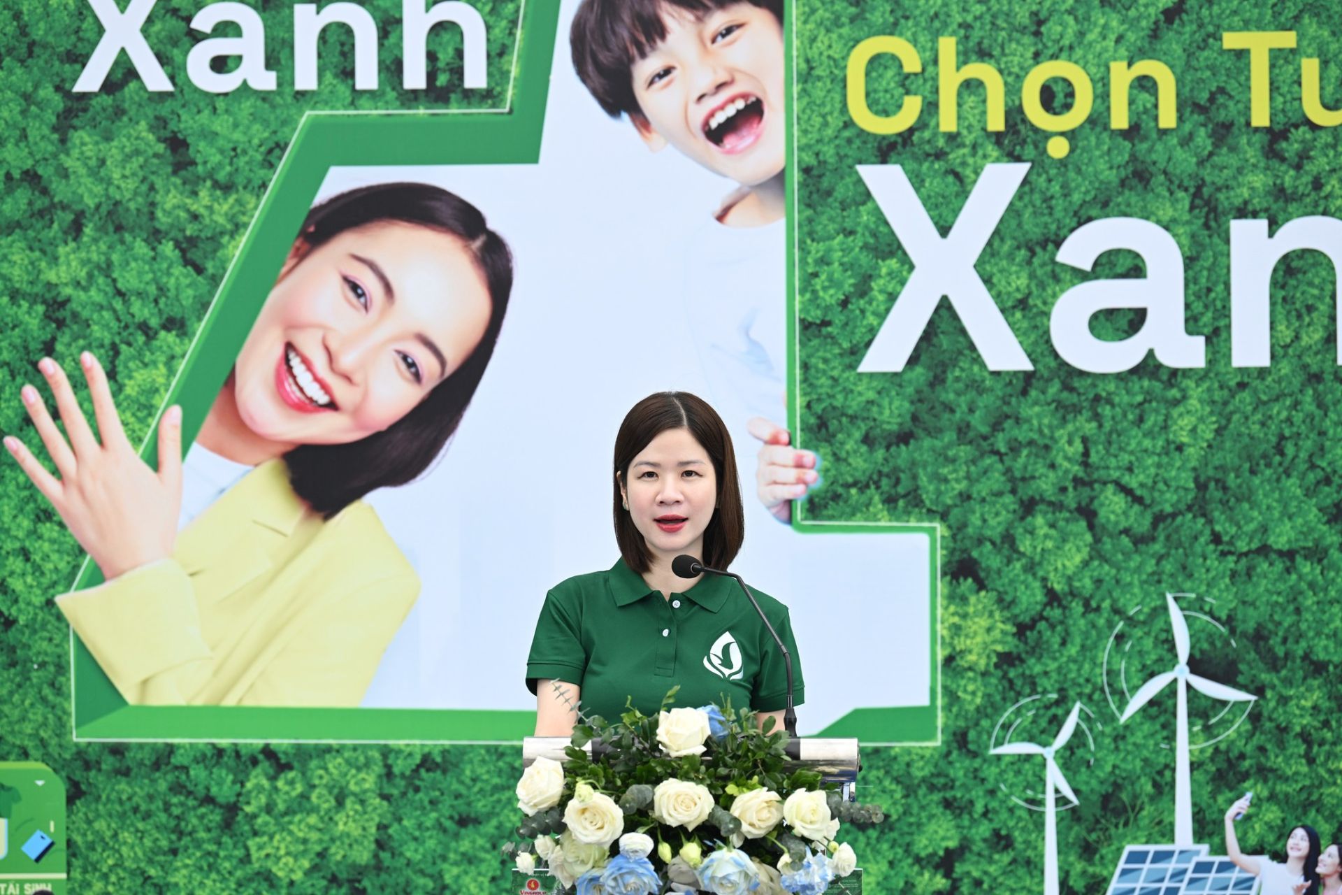 Sự kiện ra qu&acirc;n tr&ecirc;n to&agrave;n quốc c&oacute; 2 hoạt động ti&ecirc;u biểu, gồm: &ldquo;Khu phố xanh văn minh&rdquo; (dọn vệ sinh, cải tạo cảnh quan khu d&acirc;n cư) v&agrave; &ldquo;Ng&agrave;y hội Xanh T&aacute;i sinh&rdquo; (tiếp nhận quần &aacute;o, s&aacute;ch b&aacute;o đ&atilde; qua sử dụng). C&aacute;c hoạt động hướng tới tạo th&oacute;i quen ph&acirc;n loại r&aacute;c tại nguồn v&agrave; t&aacute;i sử dụng trong cộng đồng. Ph&aacute;t biểu tại lễ ra qu&acirc;n, TS. L&ecirc; Th&aacute;i H&agrave; - Gi&aacute;m đốc Điều h&agrave;nh Quỹ V&igrave; tương lai xanh cho biết: &ldquo;Khi mỗi người c&ugrave;ng duy tr&igrave; những h&agrave;nh động nhỏ một c&aacute;ch bền bỉ, ch&uacute;ng ta kh&ocirc;ng chỉ thay đổi th&oacute;i quen c&aacute; nh&acirc;n m&agrave; c&ograve;n g&oacute;p phần tạo n&ecirc;n những chuyển biến t&iacute;ch cực cho cộng đồng v&agrave; tương lai&rdquo;.