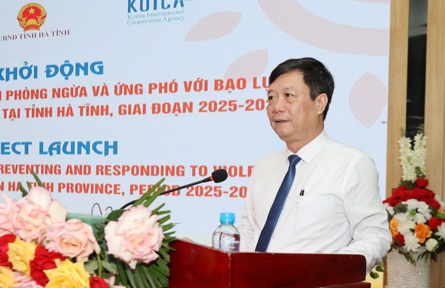 Giám Đốc Sở Y tế Hà Tĩnh Nguyễn Minh Đức phát biểu tại lễ khởi động Giám Đốc Sở Y tế Hà Tĩnh Nguyễn Minh Đức phát biểu tại lễ khởi động