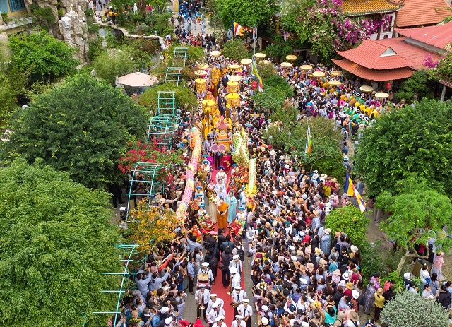 Dự kiến năm nay, người dân và khách thập phương đến TP. biển Đà Nẵng tham gia Lễ hội Quán Thế Âm sẽ tăng. Dự kiến năm nay, người dân và khách thập phương đến TP. biển Đà Nẵng tham gia Lễ hội Quán Thế Âm sẽ tăng.