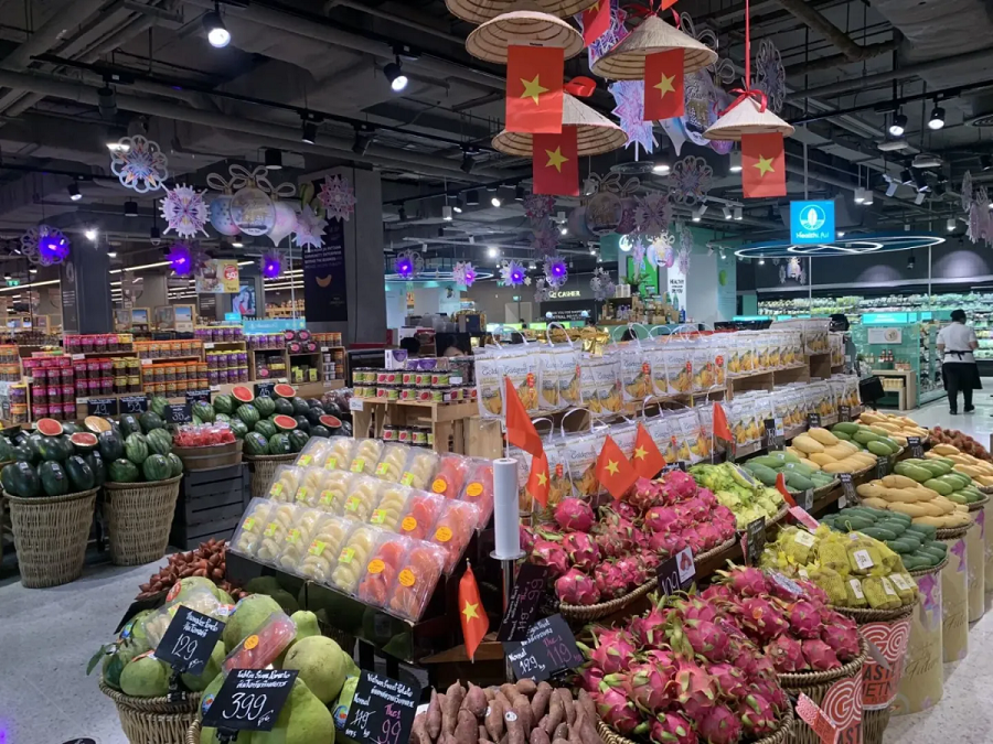 Đẩy mạnh huy động giới thiệu sản phẩm, phát triển kênh phân phối hàng Việt Nam ở nước ngoài