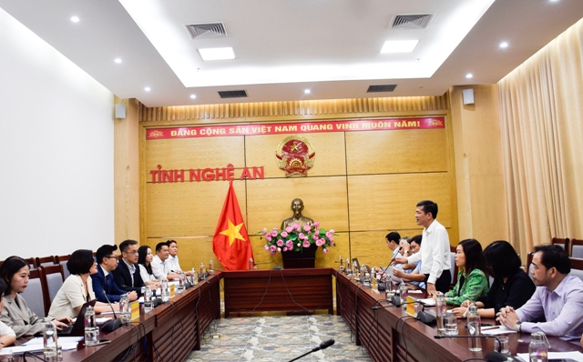 Nghệ An th&uacute;c đẩy hợp t&aacute;c với Carlsberg Việt Nam v&igrave; mục ti&ecirc;u ph&aacute;t triển bền vững.