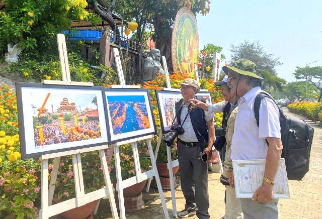 Triển l&atilde;m ảnh nghệ thuật &ldquo;Qu&aacute;n Thế &Acirc;m m&ugrave;a Lễ hội&rdquo;