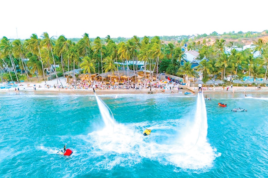 Ph&aacute;t triển đ&ocirc; thị du lịch mới với c&aacute;c tổ hợp du lịch đa năng, gắn với c&aacute;c sản phẩm cao cấp, độc đ&aacute;o, thể thao biển