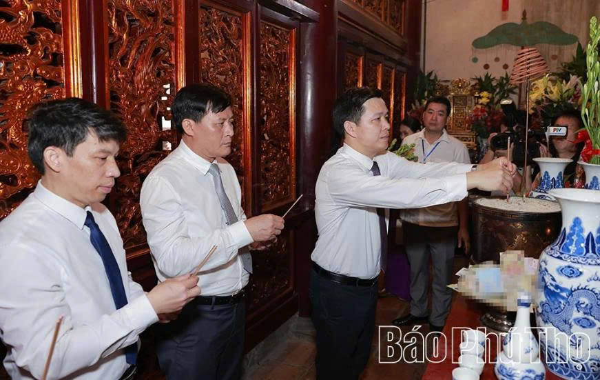 Phú Thọ: Các phường, xã trang nghiêm tổ chức dâng hương các Vua Hùng