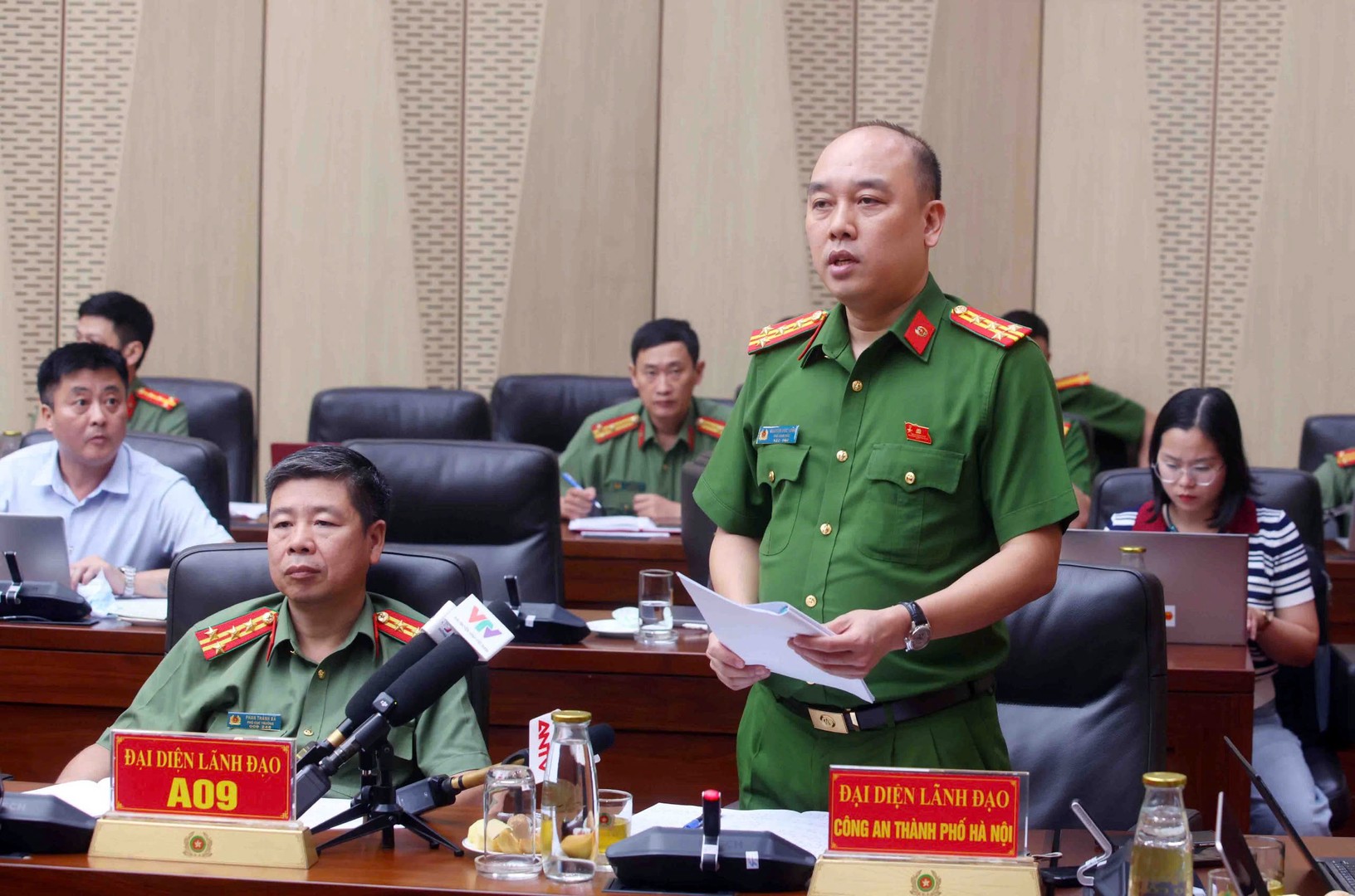 Đại tá Nguyễn Đức Long, Phó Giám đốc Công an thành phố Hà Nội cung cấp thông tin tại Họp báo Đại tá Nguyễn Đức Long, Phó Giám đốc Công an thành phố Hà Nội cung cấp thông tin tại Họp báo