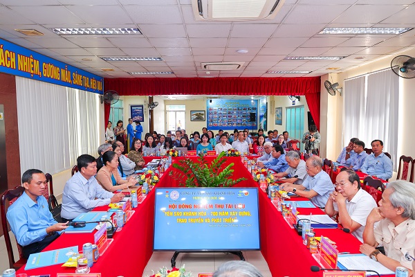 Quang cảnh họp Hội đồng nghiệm thu Quang cảnh họp Hội đồng nghiệm thu