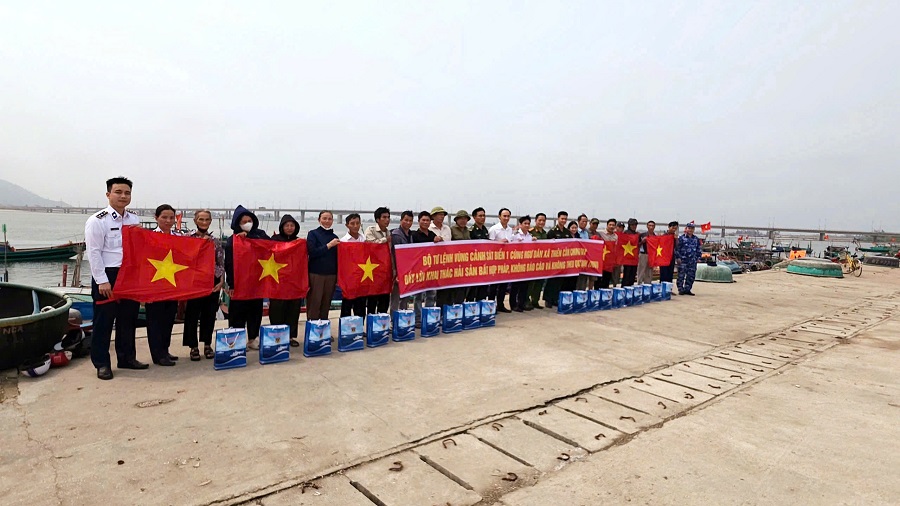 Hải đội 102: Lan tỏa nghĩa tình quân dân, bồi đắp tình yêu biển đảo tại xã Thiên Cầm