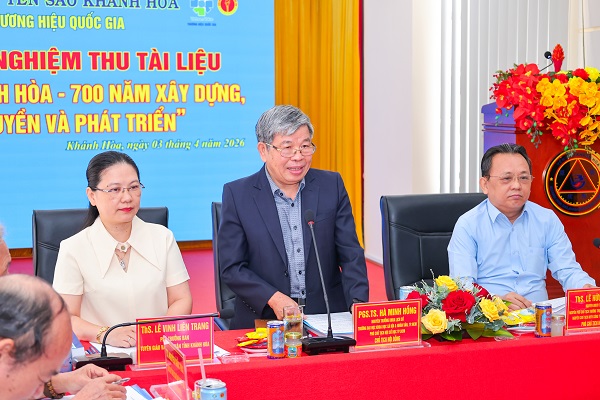 PGS.TS. Hà Minh Hồng, nguyên Trưởng khoa lịch sử, Trường Đại học khoa học xã hội & Nhân văn, TP.HCM, Phó Chủ tịch Hội sử học TP.HCM , Chủ tịch. pát biểu khai mạc PGS.TS. Hà Minh Hồng, nguyên Trưởng khoa lịch sử, Trường Đại học khoa học xã hội & Nhân văn, TP.HCM, Phó Chủ tịch Hội sử học TP.HCM , Chủ tịch. pát biểu khai mạc