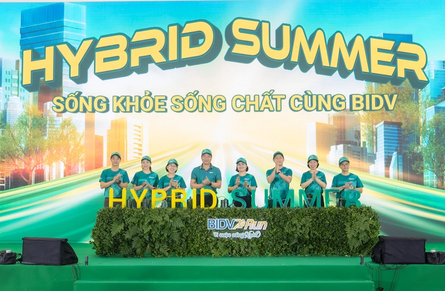 Ảnh 01: Đại diện Lãnh đạo BIDV và khách mời khởi động chiến dịch Hybrid Summer và giải chạy BIDV Run - Vì cuộc sống Xanh 2026 Ảnh 01: Đại diện Lãnh đạo BIDV và khách mời khởi động chiến dịch Hybrid Summer và giải chạy BIDV Run - Vì cuộc sống Xanh 2026