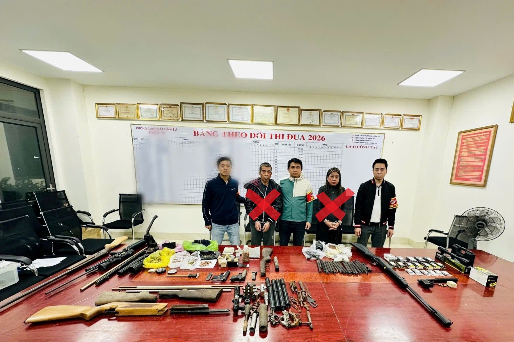 Các đối tượng Hoàng Sơn và Phạm Thị Trúc Quỳnh. Các đối tượng Hoàng Sơn và Phạm Thị Trúc Quỳnh.