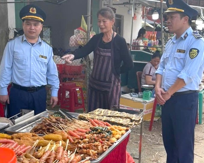 Cao Bằng tăng cường quản lý, bảo đảm an toàn thực phẩm trong mùa lễ hội