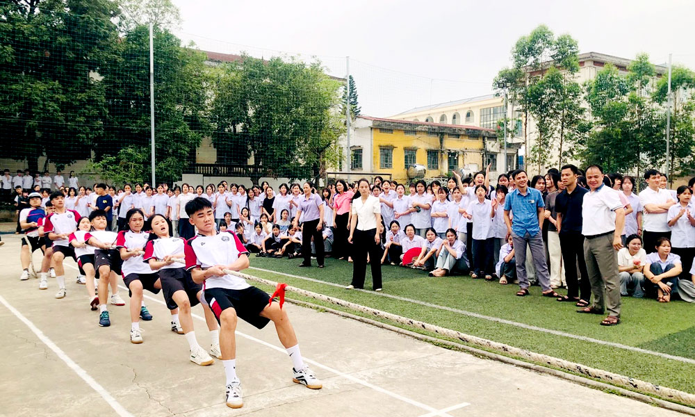 Nội dung thi đấu kéo co giữa học sinh các trường dân tộc nội trú. Nội dung thi đấu kéo co giữa học sinh các trường dân tộc nội trú.