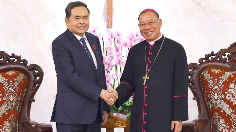 Chủ tịch Quốc hội Trần Thanh Mẫn thăm, chúc mừng Tổng Giáo phận Hà Nội