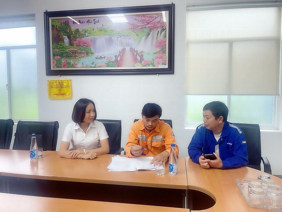 Chương trình điều chỉnh phụ tải điện góp phần giảm áp lực vận hành hệ thống điện trong giờ cao điểm. Chương trình điều chỉnh phụ tải điện góp phần giảm áp lực vận hành hệ thống điện trong giờ cao điểm.