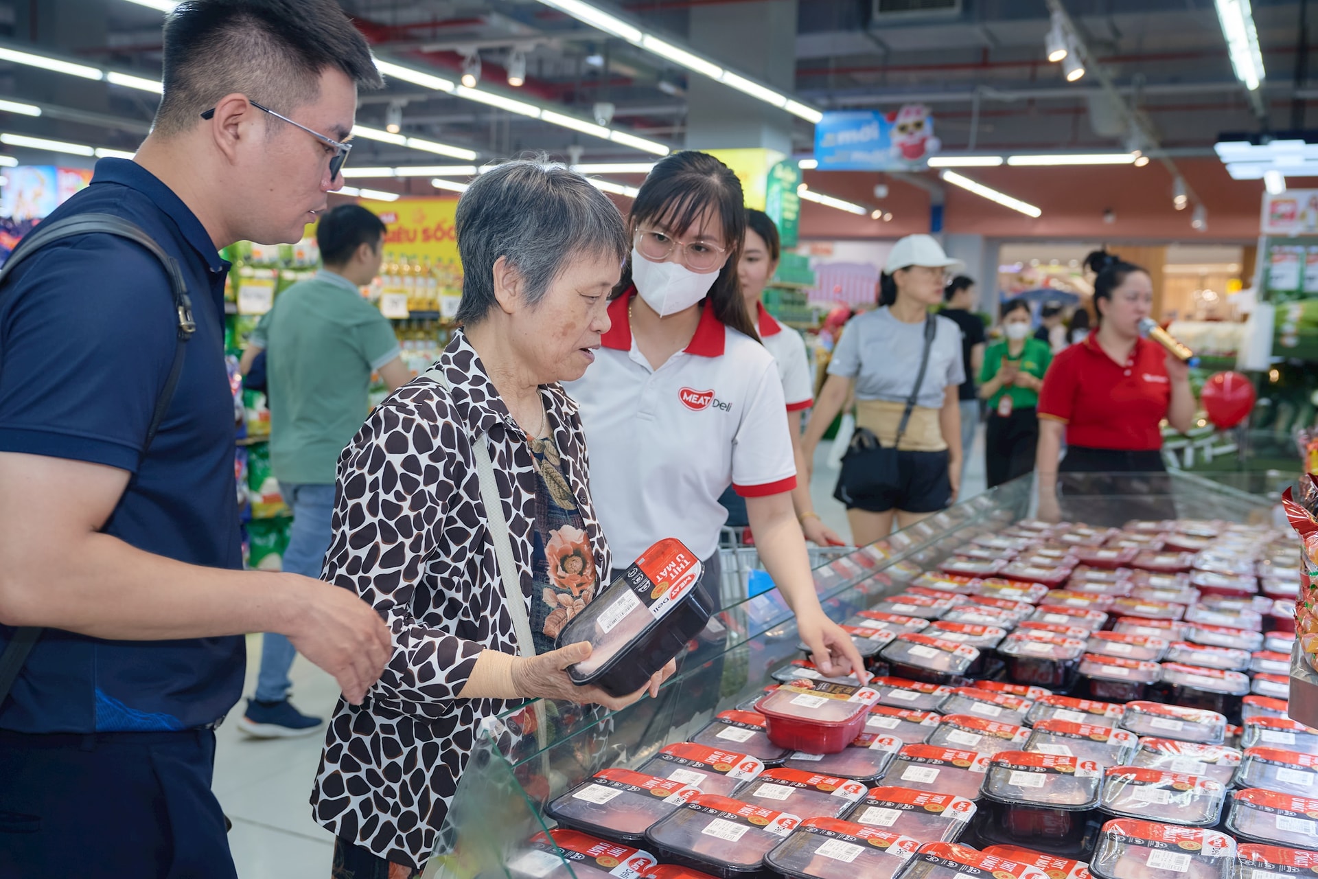 Bán lẻ và tiêu dùng tăng hơn 10% trong quý I, sức mua khởi sắc