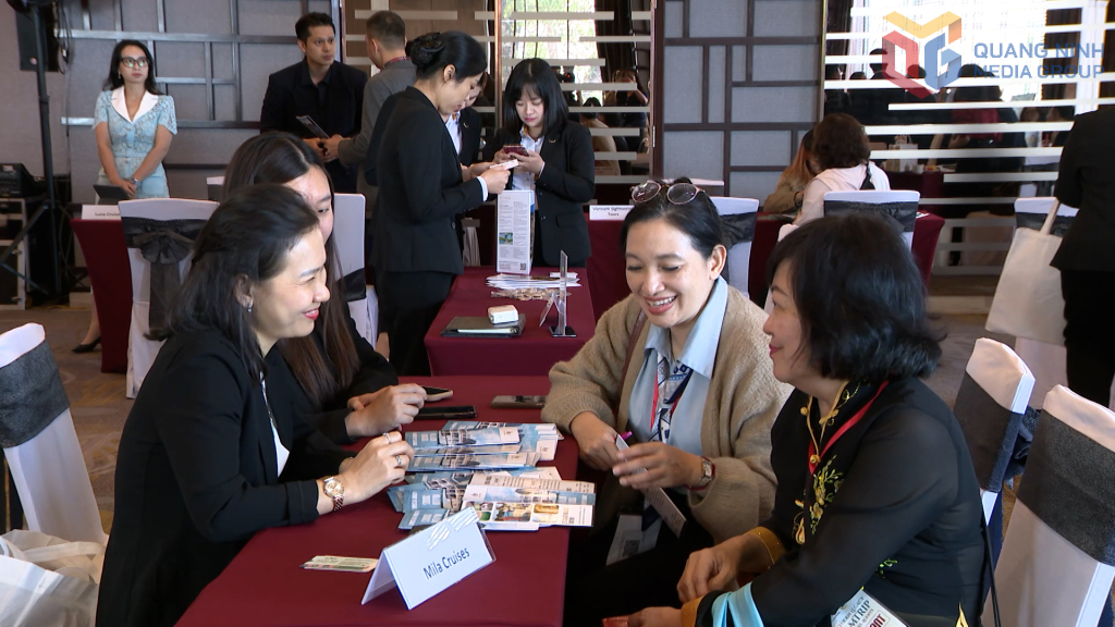 Các doanh nghiệp du lịch Quảng Ninh và Thái Lan trao đổi, kết nối hợp tác tại Chương trình quảng bá du lịch Quảng Ninh với Đoàn Famtrip Thái Lan Các doanh nghiệp du lịch Quảng Ninh và Thái Lan trao đổi, kết nối hợp tác tại Chương trình quảng bá du lịch Quảng Ninh với Đoàn Famtrip Thái Lan