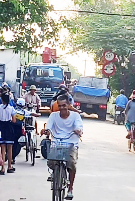 cầu hẹp Ph&uacute; Lưu g&acirc;y &ugrave;n tắc