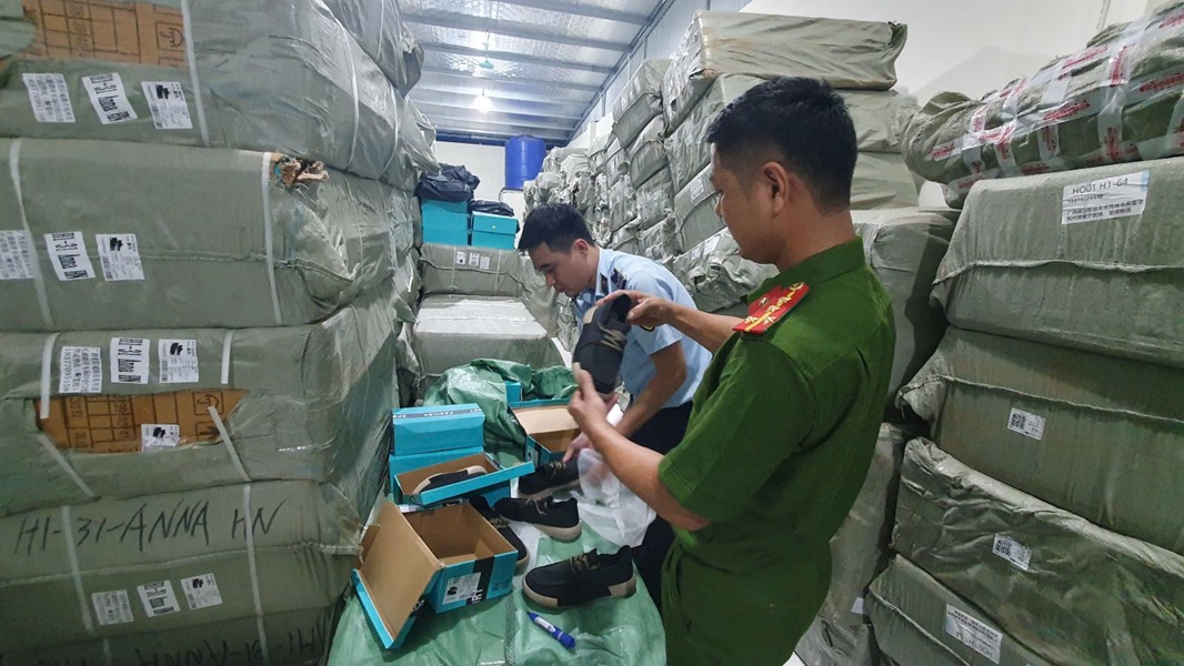 Hưng Yên: Đẩy mạnh công tác chống buôn bán và tiêu thụ hàng giả, hàng nhái