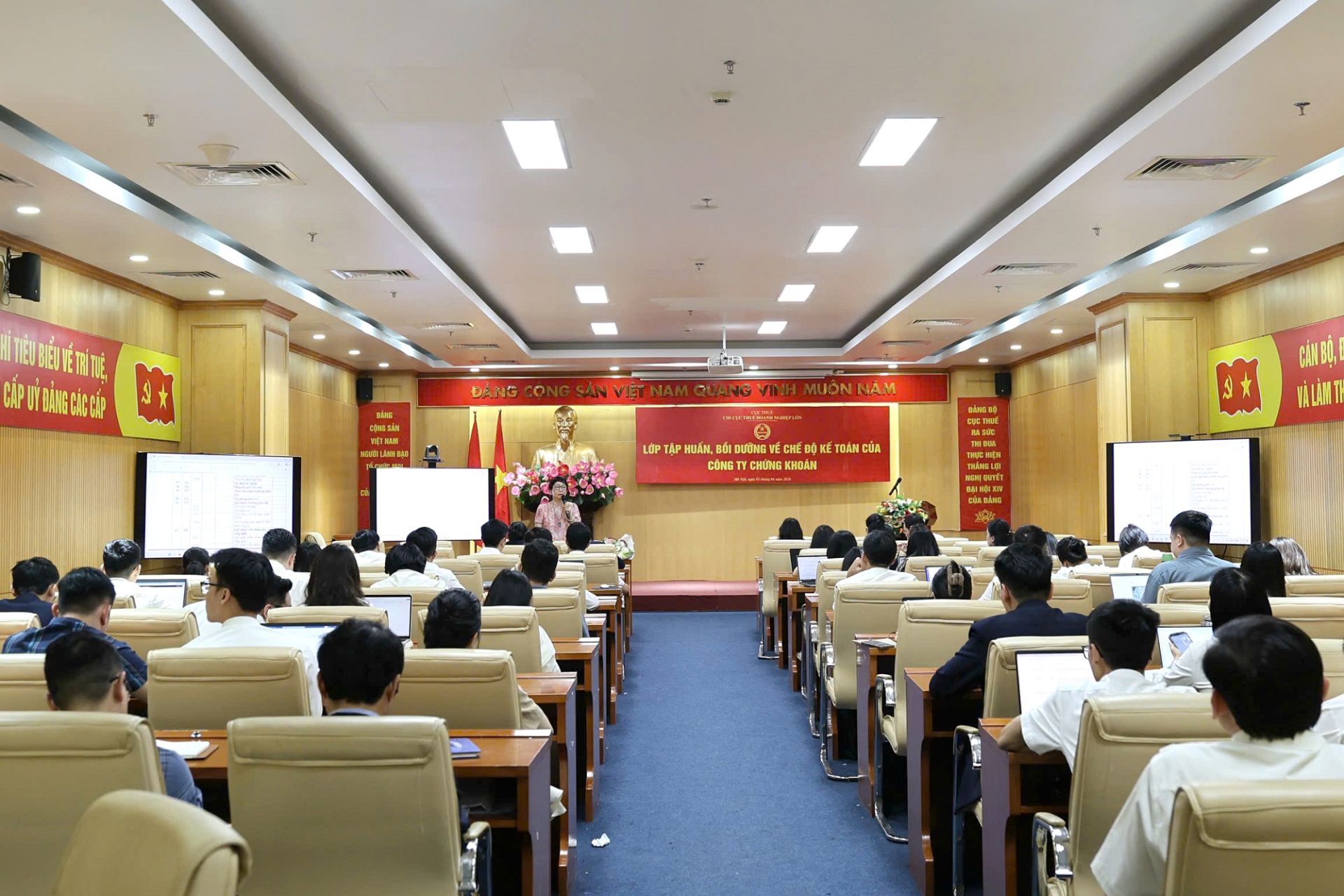 Cục Thuế: Nâng cao năng lực chuyên môn quản lý thuế trong lĩnh vực chứng khoán