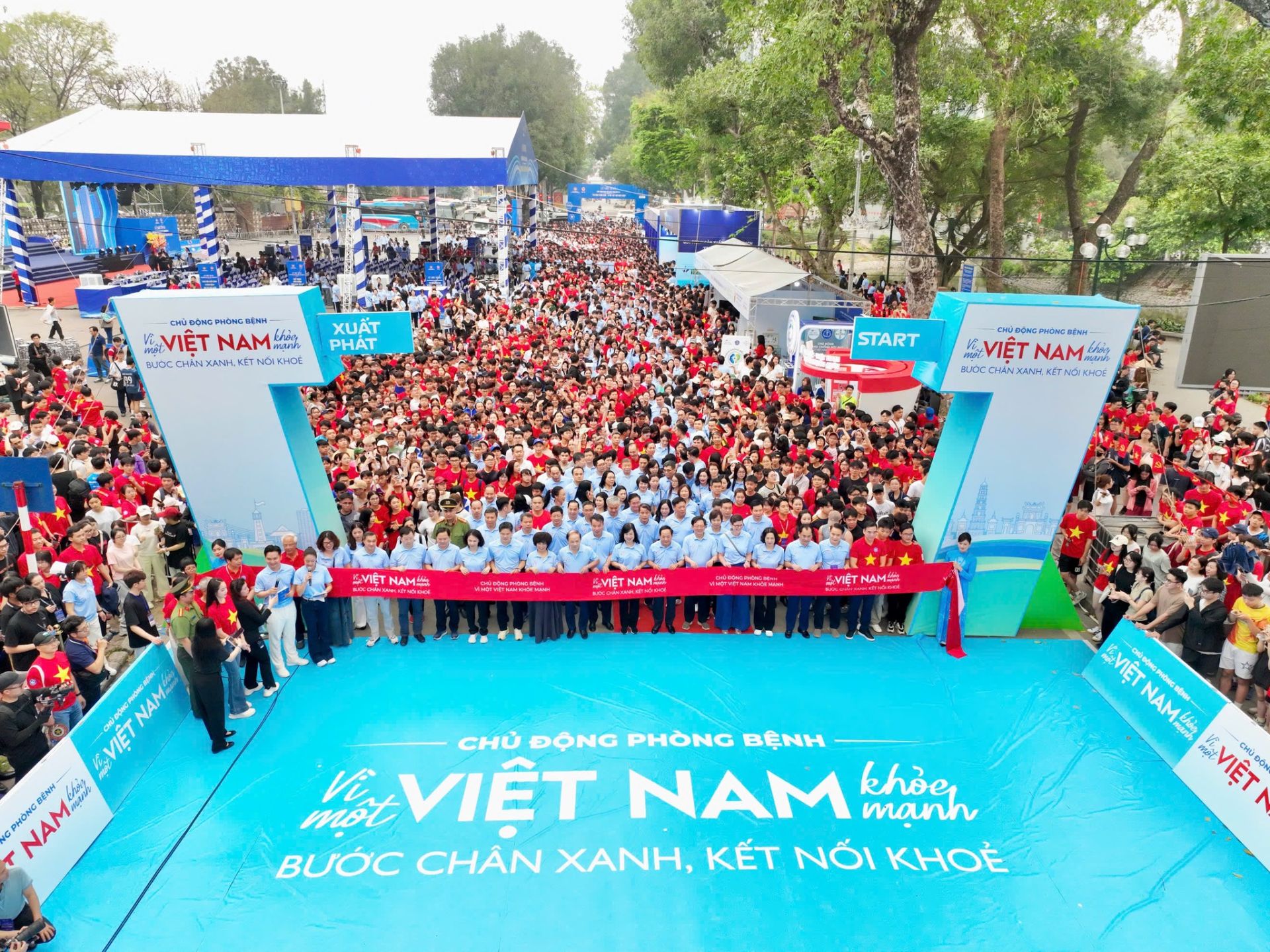 Hà Nội: Hàng nghìn người tham gia khám sức khỏe, tư vấn dinh dưỡng miễn phí