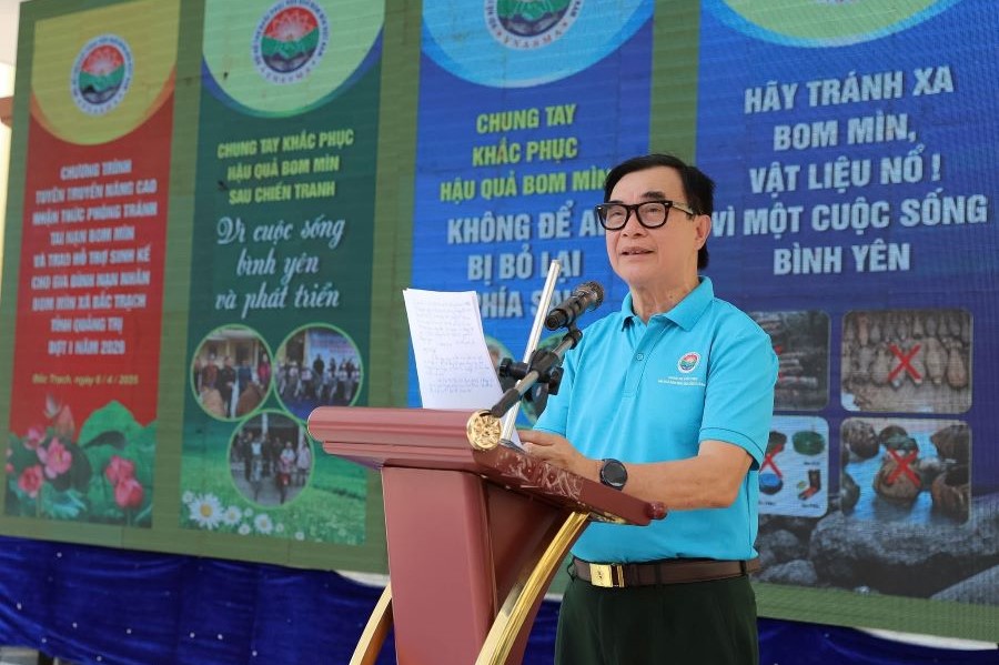 Đại tá Vũ Quốc Bình phát biểu tại chương trình Đại tá Vũ Quốc Bình phát biểu tại chương trình