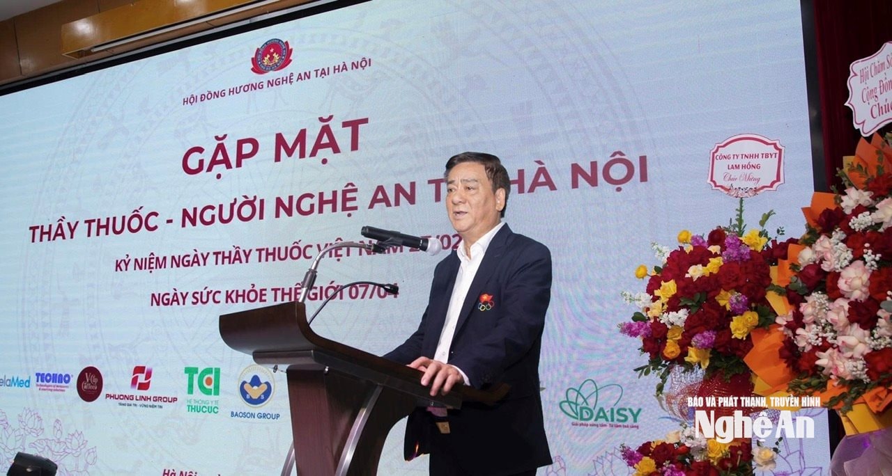 Tiến sĩ Ho&agrave;ng Xu&acirc;n Lương - Ph&oacute; Chủ tịch điều h&agrave;nh Hội đồng hương Nghệ An tại H&agrave; Nội ph&aacute;t biểu tại cuộc gặp mặt. Ảnh: Đ&igrave;nh Th&aacute;i