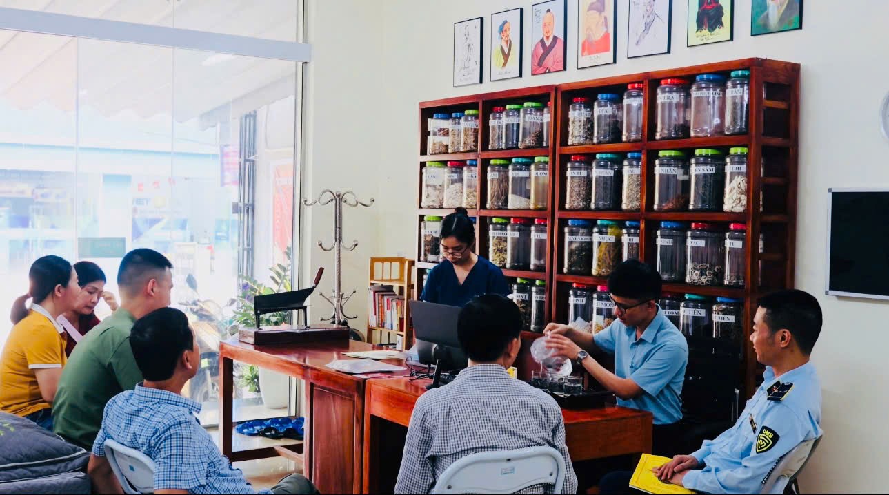 Quản lý thị trường Thanh Hóa: Siết chặt quản lý thị trường dược liệu và thuốc y học cổ truyền