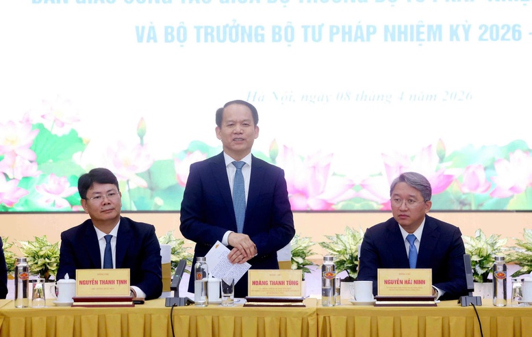 Tân Bộ trưởng Bộ Tư pháp Hoàng Thanh Tùng phát biểu nhận nhiệm vụ mới. Ảnh: VGP/DA Tân Bộ trưởng Bộ Tư pháp Hoàng Thanh Tùng phát biểu nhận nhiệm vụ mới. Ảnh: VGP/DA