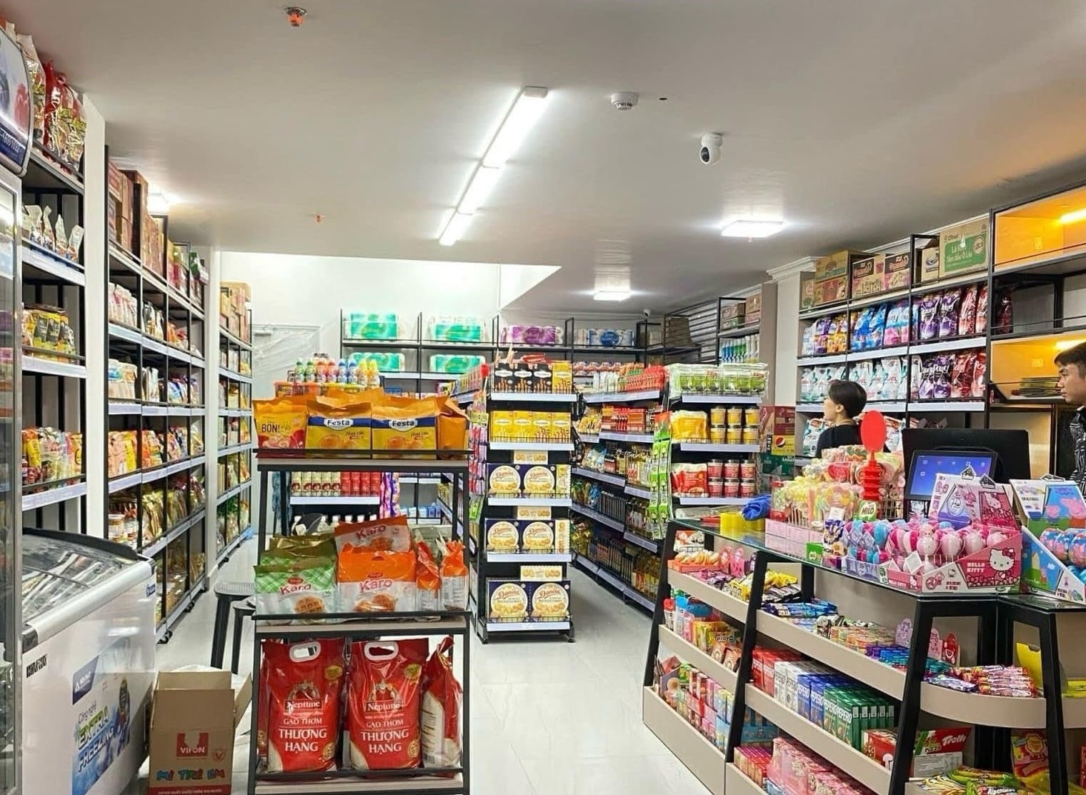 Bán lẻ đổi trục: Siêu thị mini bùng nổ, tạp hóa co hẹp, đại siêu thị chững lại